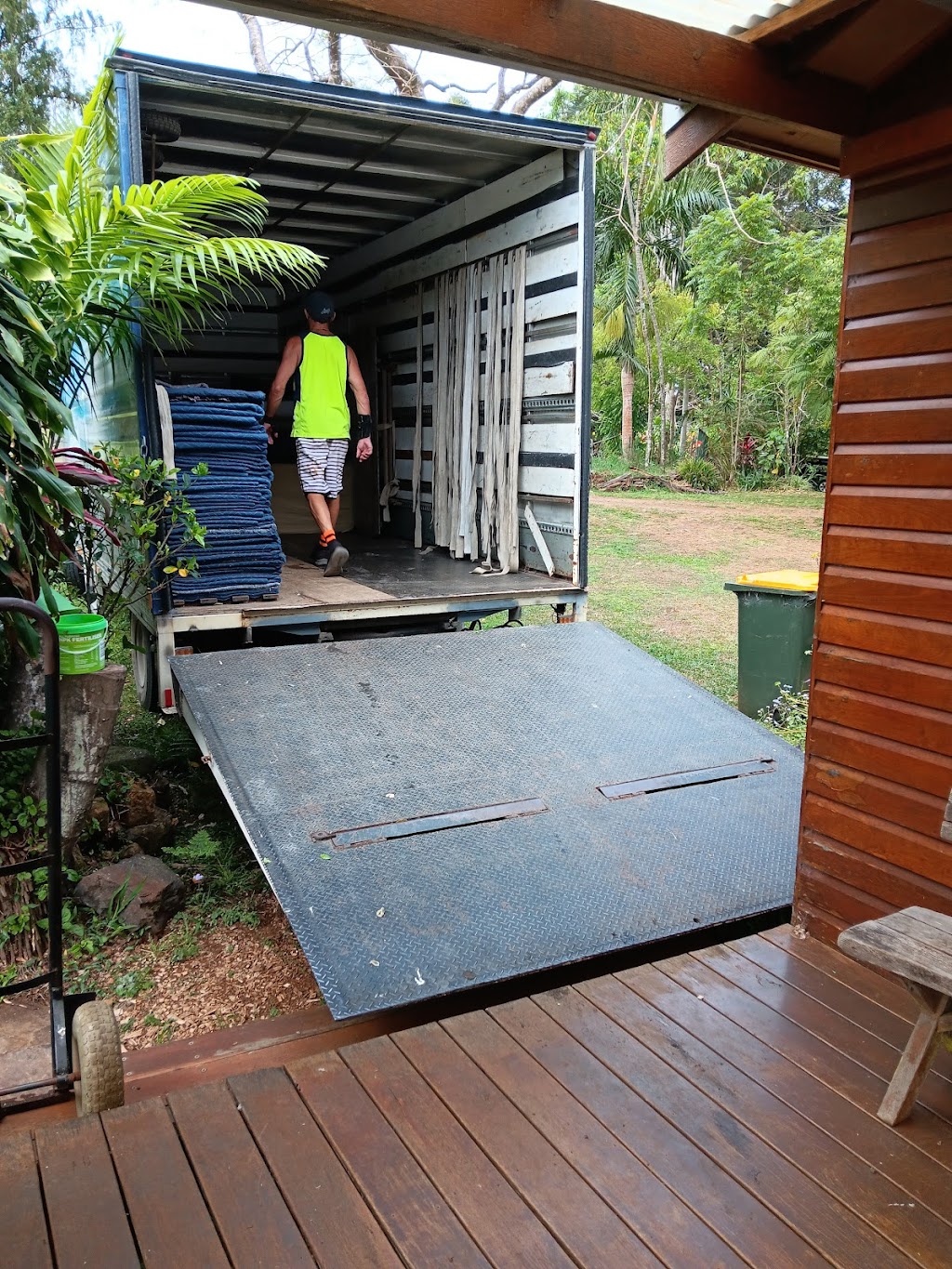 Byron Coast Removals | 32 Blindmouth Rd, Main Arm NSW 2482, Australia | Phone: 0432 552 067