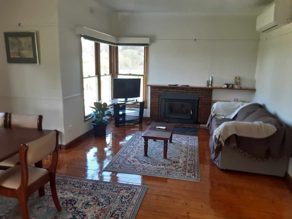 Rocklea Retreat | 1119 Cressy-Shelford Rd, Barunah Park VIC 3329, Australia | Phone: 0409 736 333