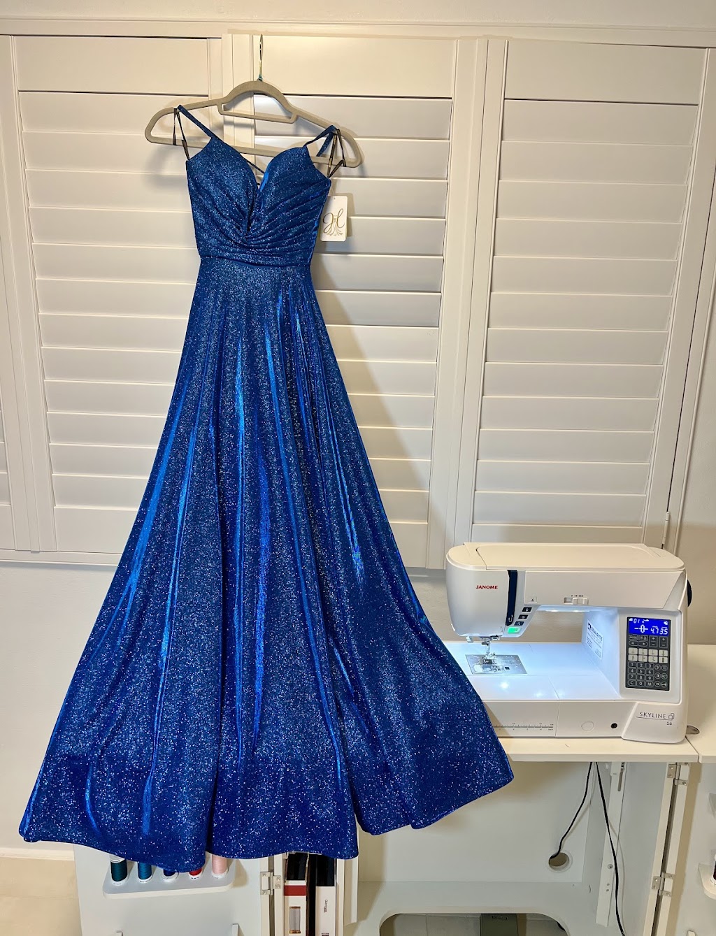 Heavenly Hems | Spanish Waters, Unit 4/500 Marine Parade, Biggera Waters QLD 4216, Australia | Phone: 0431 777 375