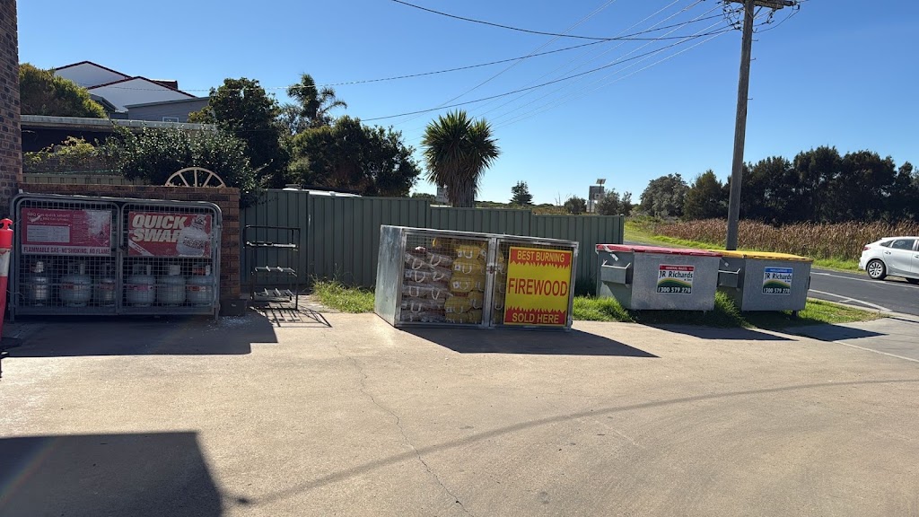 Boost Fuel Bermagui | 8 Wallaga Lake Rd, Bermagui NSW 2546, Australia | Phone: 0400 597 026