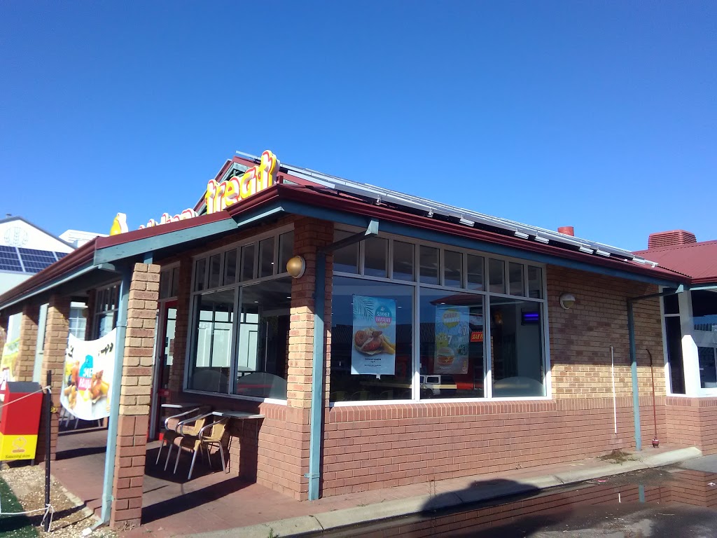 Chicken Treat | meal takeaway | 132 134 Clive St W, Katanning WA 6317, Australia | 0898214411 OR +61 8 9821 4411