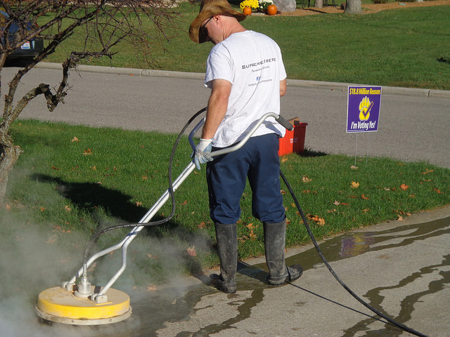 Capalaba Pressure Cleaning | roofing contractor | 16 Ogilvie St, Alexandra Hills QLD 4161, Australia | 0730640683 OR +61 7 3064 0683