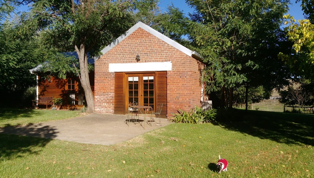 Springfield Guest Cottages | 2964 Moppity Rd, Young NSW 2594, Australia | Phone: (02) 6382 3799