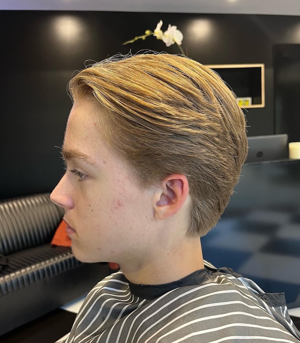 The Hair Bunker | 14 Carinya Dr, Gisborne VIC 3437, Australia | Phone: 0400 790 501