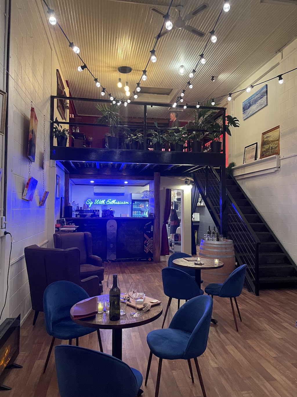 Quaff Wine Bar | 5 Hollonds St, Mount Beauty VIC 3699, Australia | Phone: 0434 691 864
