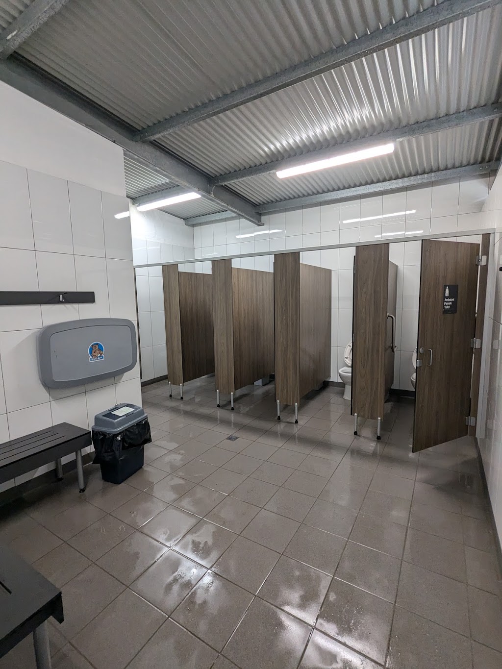 Public Toilets Manly Creek | 112 King St, Manly Vale NSW 2093, Australia | Phone: (03) 5941 2929