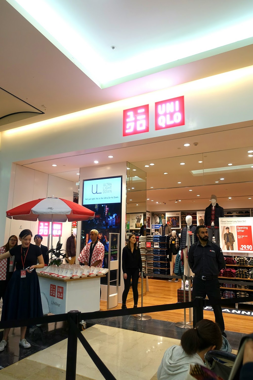 UNIQLO | clothing store | Shop 2009/236 Pacific Hwy, Hornsby NSW 2077, Australia | 0294822103 OR +61 2 9482 2103
