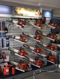 Panania Mower & chainsaw | store | 175A Tower St, Panania NSW 2213, Australia | 0287641223 OR +61 2 8764 1223