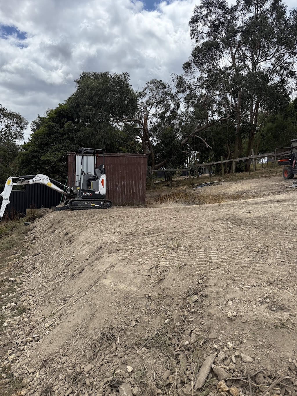 Apex Landworks | 15 Amberly Dr, Drouin VIC 3818, Australia | Phone: 0412 048 297