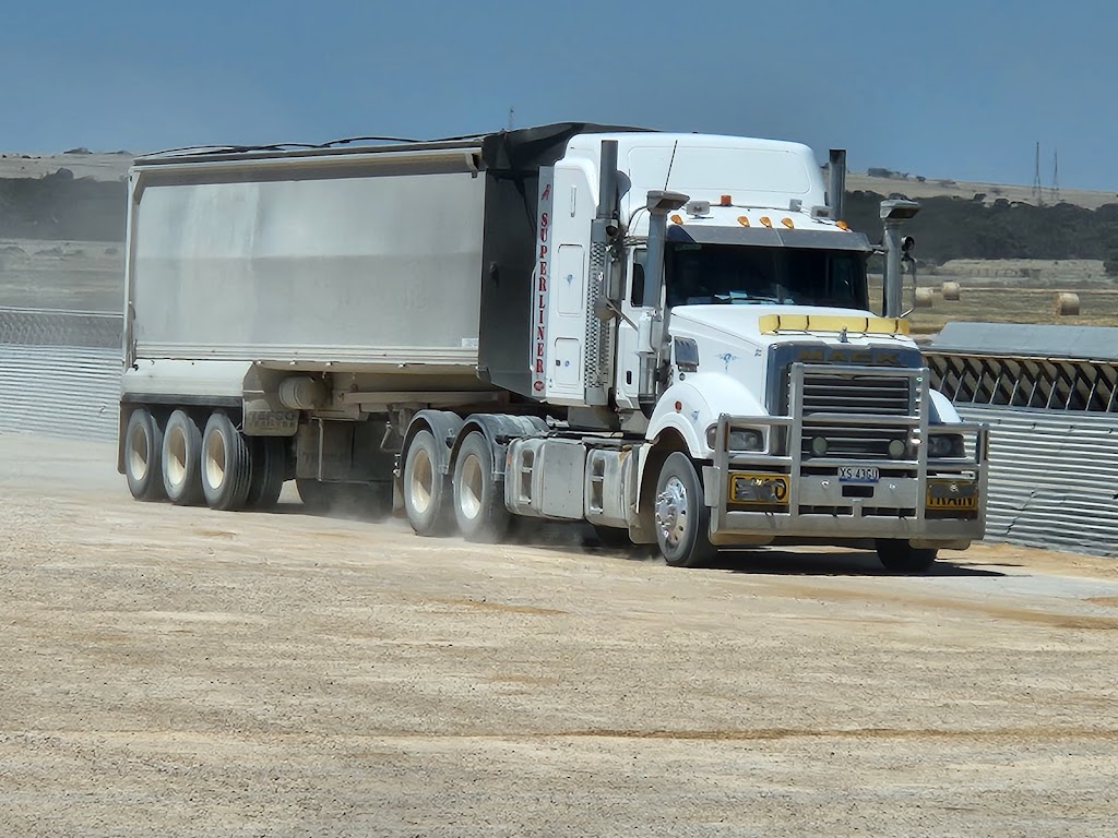 Hoadley Haulage & Hire | 37 Jury Rd, Mypolonga SA 5254, Australia | Phone: 0428 638 178