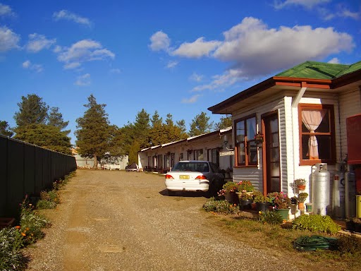 Cooma Gateway Holiday Cabins | lodging | 13 Polo Flat Rd, Cooma NSW 2630, Australia | 0264521592 OR +61 2 6452 1592