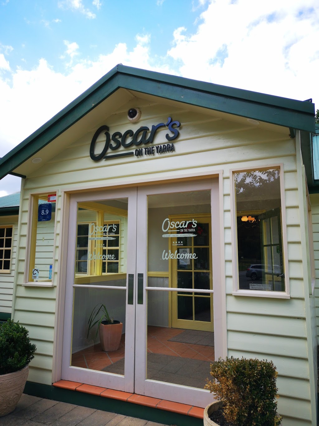 Oscars on the Yarra | restaurant | 3185 Warburton Hwy, Warburton VIC 3799, Australia | 0359669166 OR +61 3 5966 9166