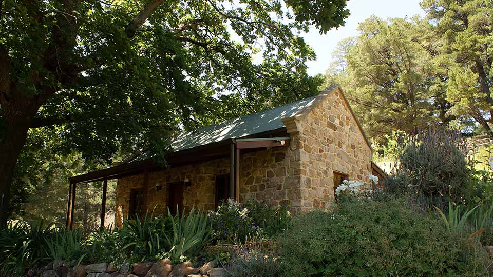 The Waterfalls at Bishops | lodging | 70 Hunters Rd, Basket Range SA 5138, Australia | 0883903138 OR +61 8 8390 3138