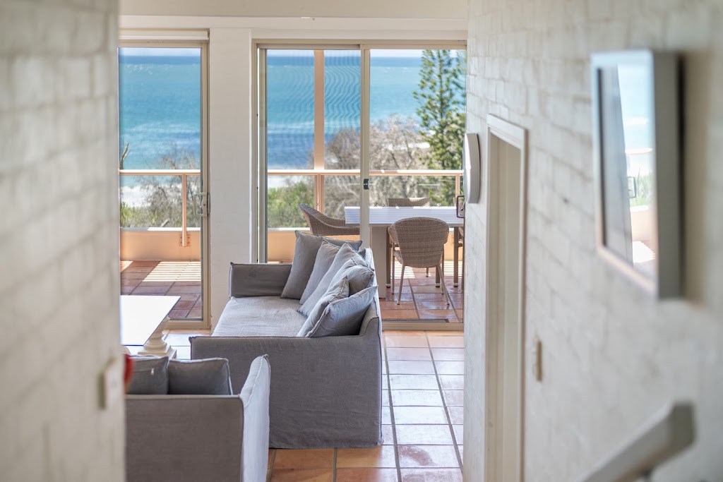 Sandrift Beachside Apartments - Oceanstays | 21 Ocean St, Yamba NSW 2464, Australia | Phone: 1800 963 444