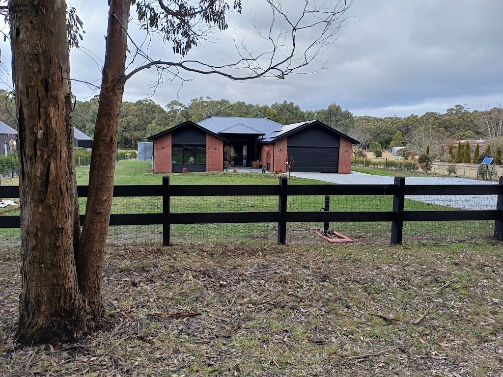 Tanobi Art | 18 Gleeson St, Trentham VIC 3458, Australia | Phone: 0413 198 301