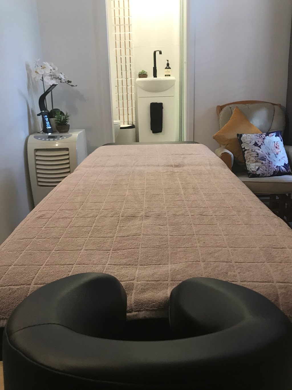Healing Hands Massage by Fabien Di Fazio |  | 137 Jacaranda Ave, Figtree NSW 2525, Australia | 0403215690 OR +61 403 215 690