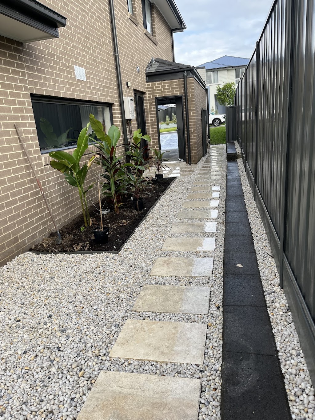 Star Lawns - The Bark Side | 4 Woolmers Cres, Mardi NSW 2259, Australia | Phone: 0480 612 881