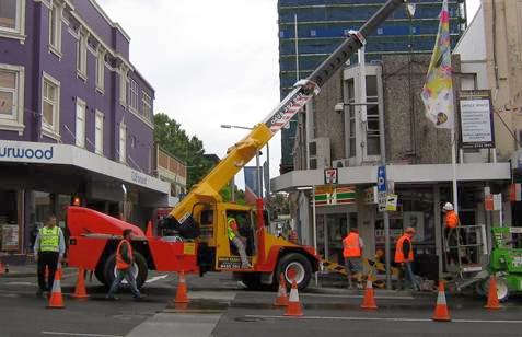 Solid Crane Hire | 237 Henry Lawson Dr, Georges Hall NSW 2198, Australia | Phone: 0425 292 983