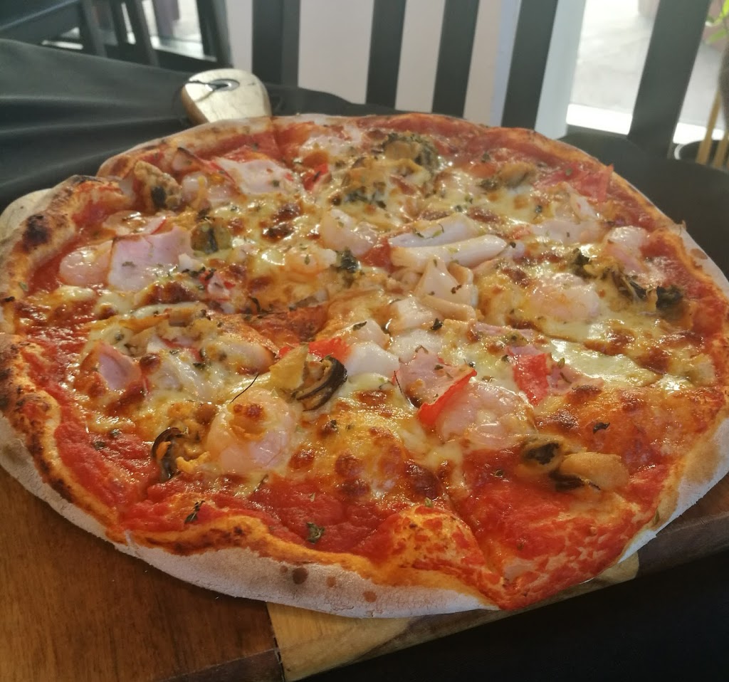 Pizzeria La Prima | meal delivery | 3/1 Ian Keilar Dr, Springfield Central QLD 4300, Australia | 0734701026 OR +61 7 3470 1026