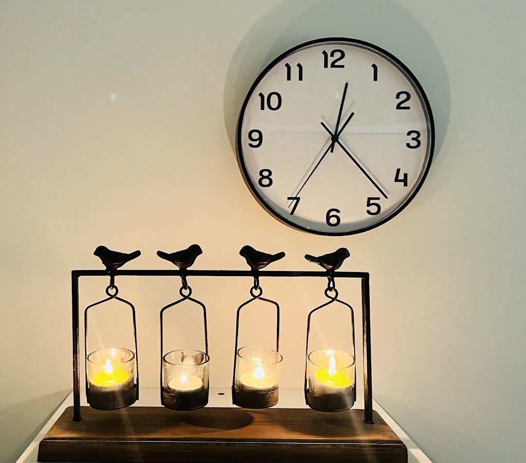 Glow Beauty Lounge Studio | 13 Palmetto Ave, Clyde North VIC 3978, Australia | Phone: 0490 519 216