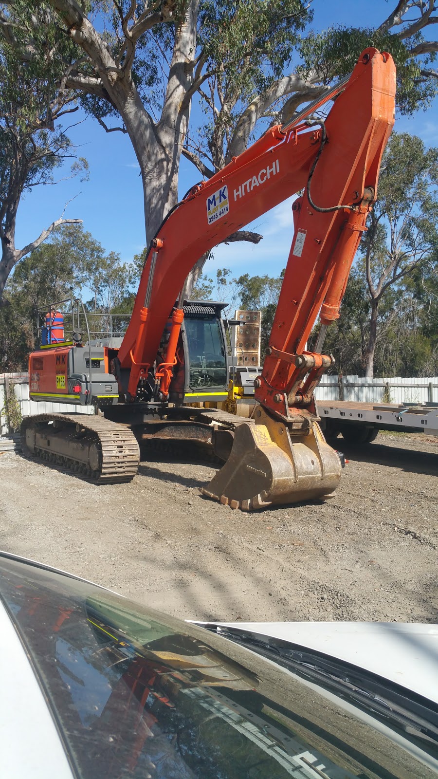 M & K Plant Hire | 311 Redland Bay Rd, Capalaba QLD 4157, Australia | Phone: (07) 3245 4414