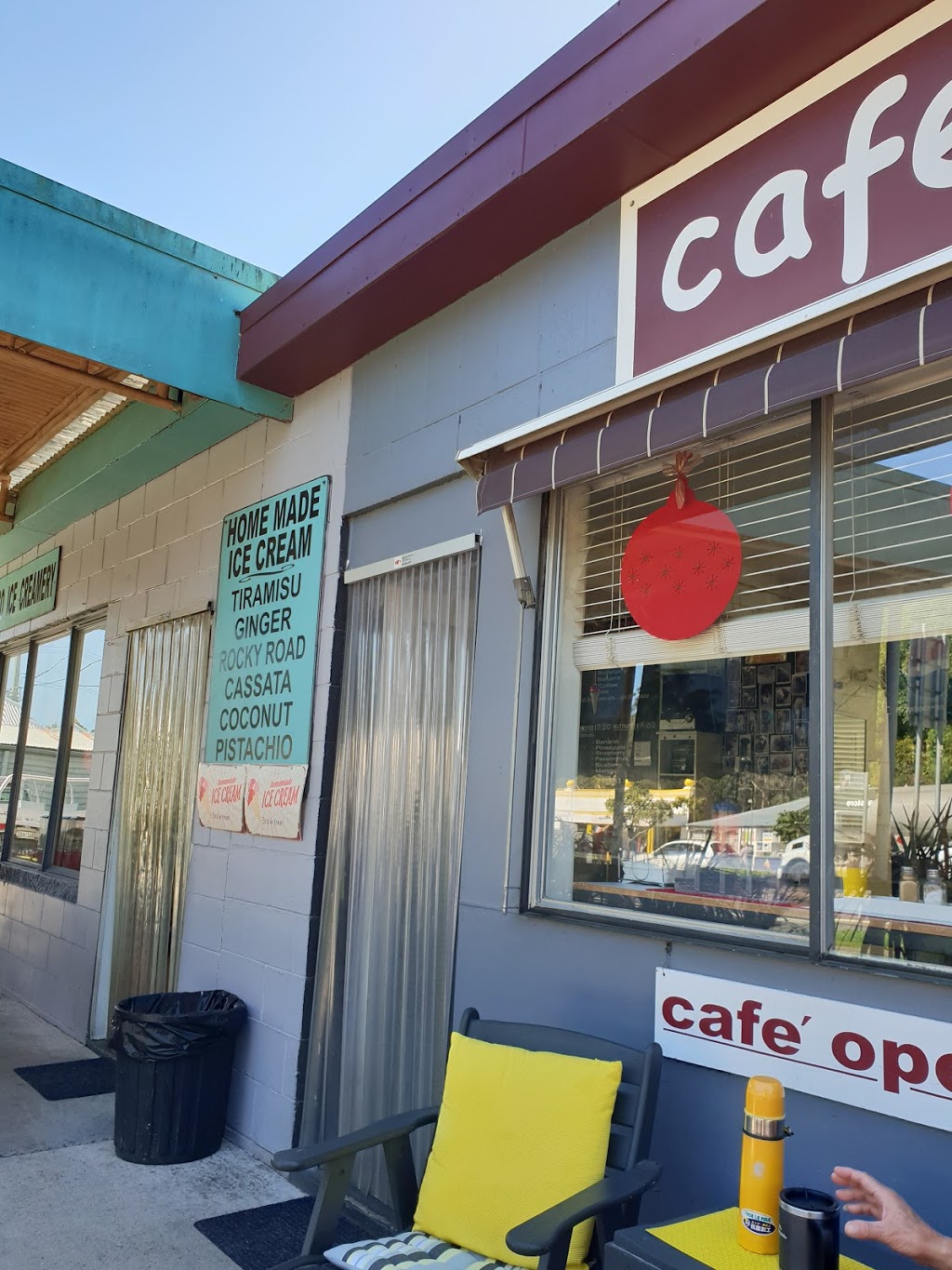 Mogo Outdoor Cafe | cafe | 40-42 Princes Hwy, Mogo NSW 2536, Australia