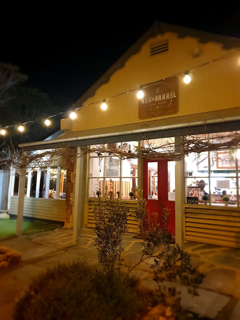Keg and Barrel Steakhouse Bar & Grill | restaurant | 22 Old Coach Rd, Aldinga SA 5173, Australia | 0885577914 OR +61 8 8557 7914