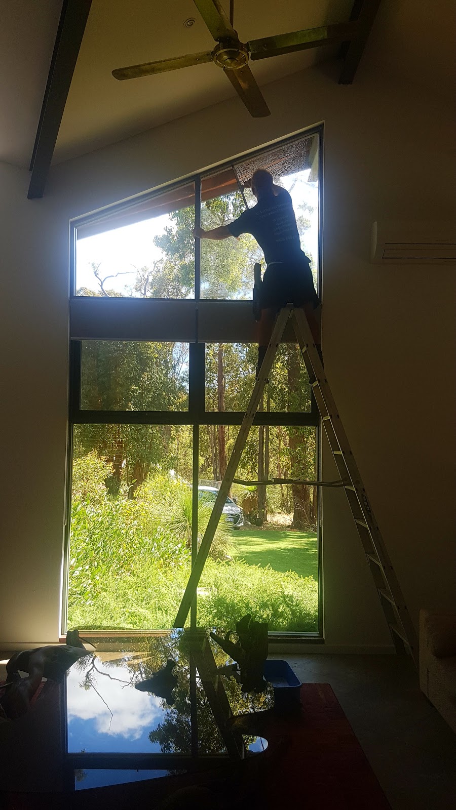 A Spotless Window Cleaning Service | 3 Omeo Pl, Karragullen WA 6111, Australia | Phone: 0406 548 614
