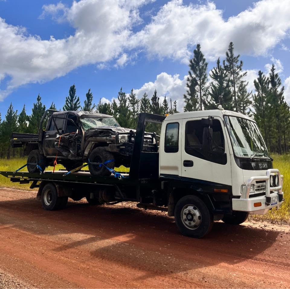 Hillys Towing Yeppoon | 37 Noon Dr, Inverness QLD 4703, Australia | Phone: 0448 554 518