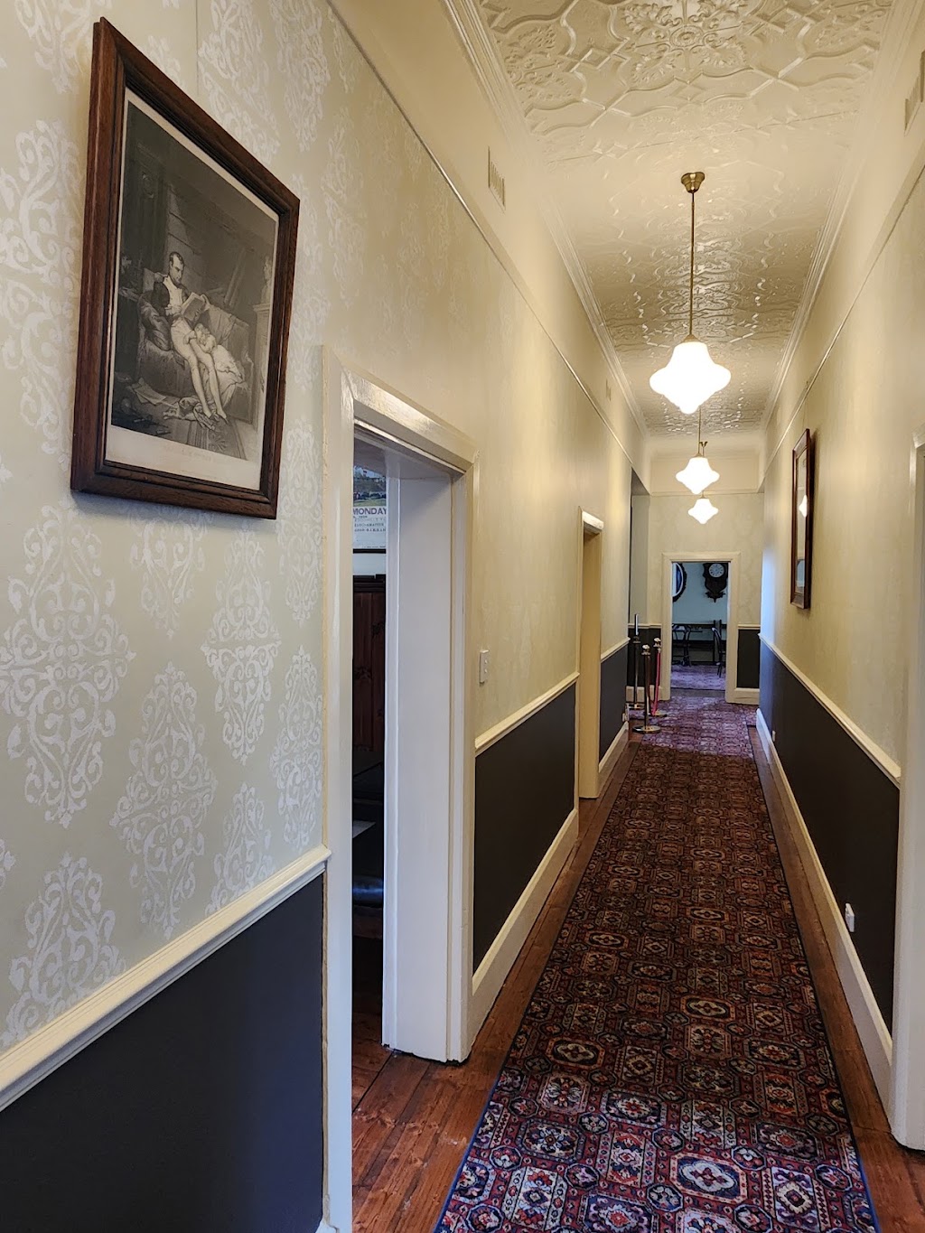 The Totness Inn Hotel | 148 Melrose St, Mount Pleasant SA 5235, Australia | Phone: (08) 8568 2637