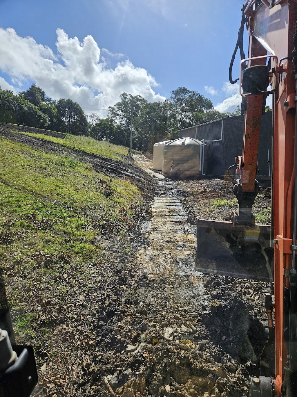 Robbie Earth | Cowlong Rd, McLeans Ridges NSW 2480, Australia | Phone: 0401 635 339