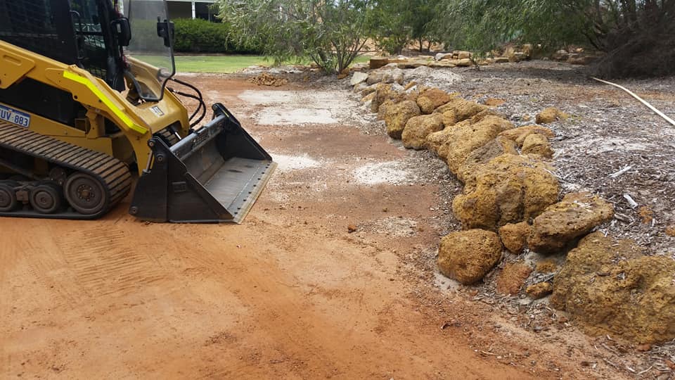 Andrews Earthmoving | 18 Bronzewing Rd, Quedjinup WA 6281, Australia | Phone: 0409 276 404