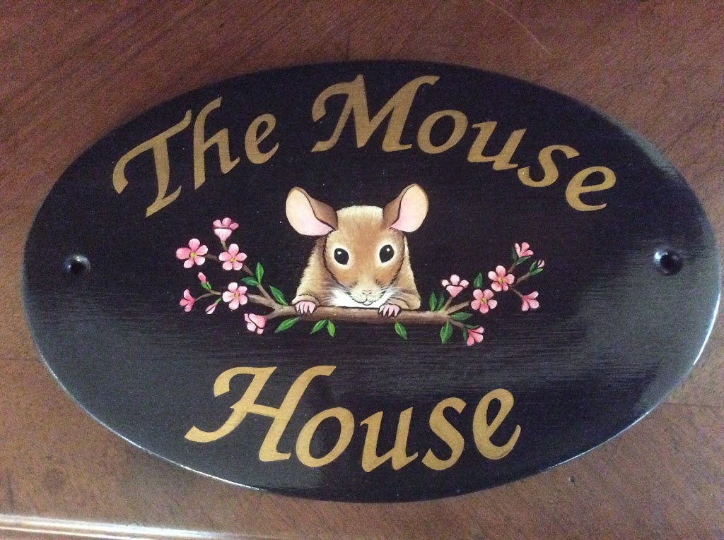 The Mouse House | lodging | 22 Coomonderry St, Katoomba NSW 2780, Australia | 0409004796 OR +61 409 004 796