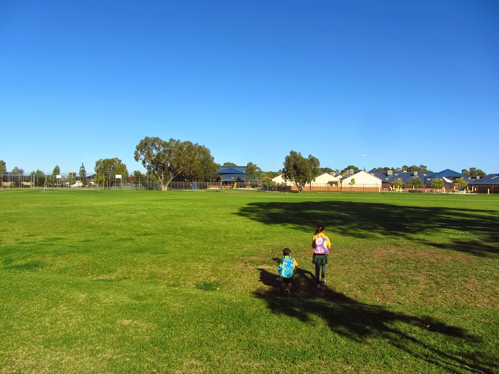 Wattle Grove Primary School | 73 St John Rd, Wattle Grove WA 6107, Australia | Phone: (08) 9453 6722