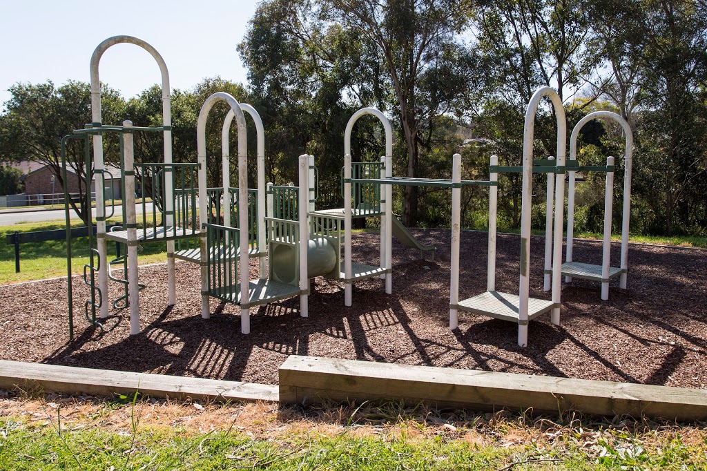 Gatts Farm Reserve Playground |  | 108 Regal Way, Valentine NSW 2280, Australia | 0249210333 OR +61 2 4921 0333