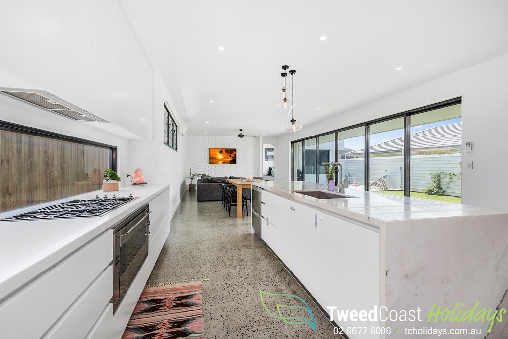 Tweed Coast Holiday Homes | 3 Coronation Ave, Pottsville NSW 2489, Australia | Phone: (02) 6674 4004