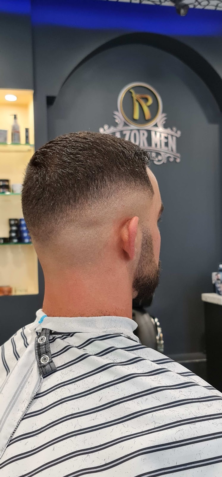 Razor Men Barber South bank | Retail 4A Emporium Hotel, 267 Grey St, South Brisbane QLD 4101, Australia | Phone: (07) 2101 5596
