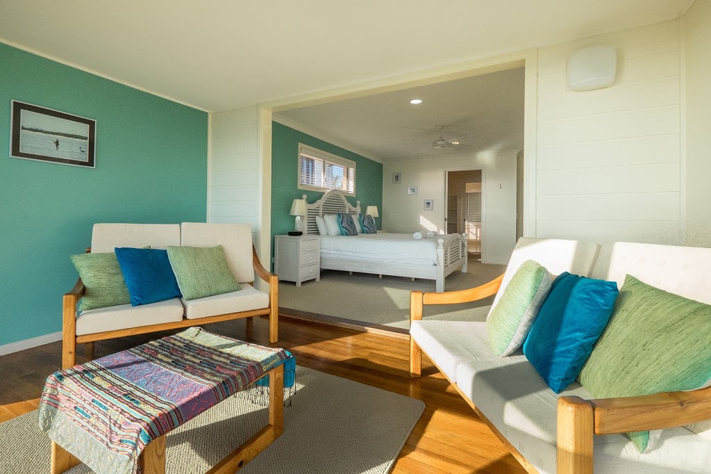 Belle Vue Beach House | lodging | 117 Tramican St, Point Lookout QLD 4183, Australia | 0734153949 OR +61 7 3415 3949