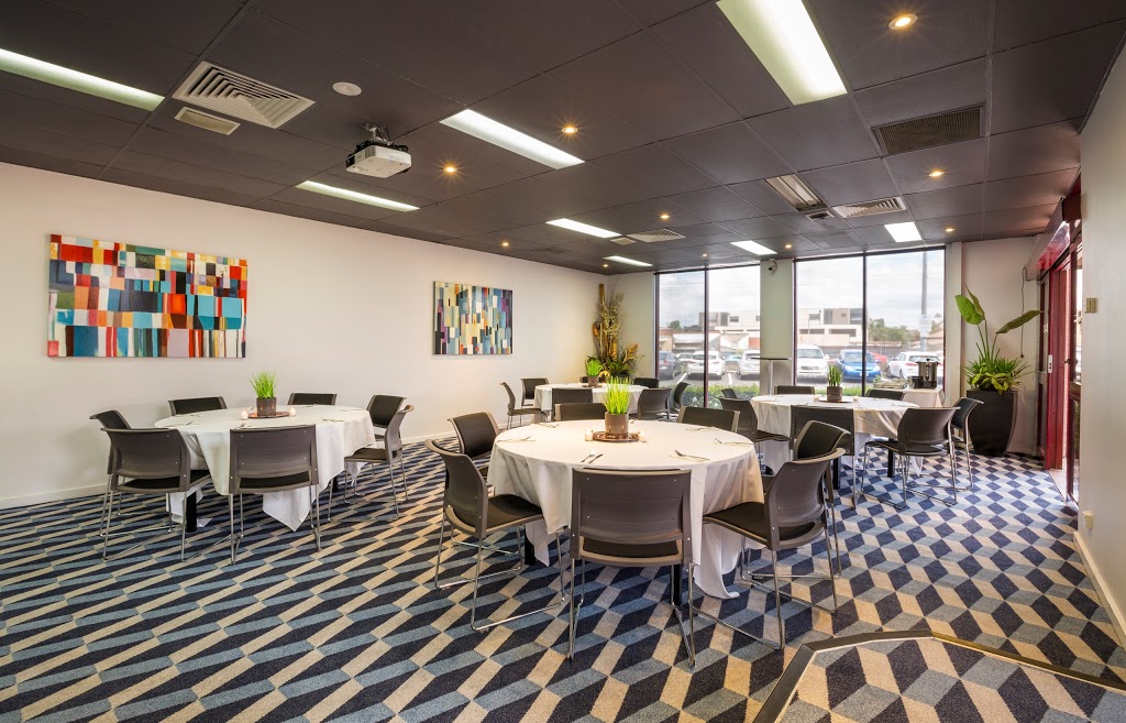 Pascoe Vale Hotel | 12 Railway Parade, Pascoe Vale VIC 3044, Australia | Phone: (03) 9375 9800