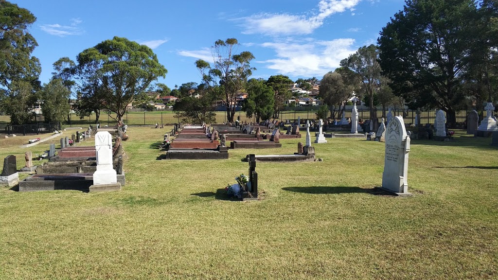 St Pauls Catholic Cemetery | cemetery | 251 Tongarra Rd, Albion Park NSW 2527, Australia