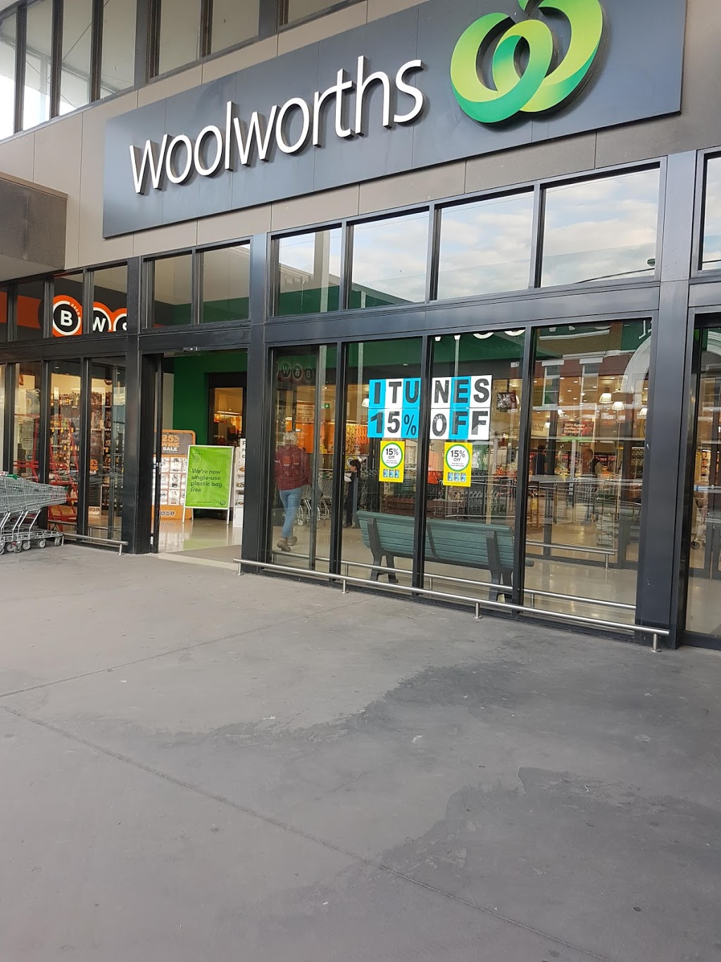 Woolworths Koo Wee Rup | supermarket | 29/25 Station St, Koo Wee Rup VIC 3981, Australia | 0359458000 OR +61 3 5945 8000