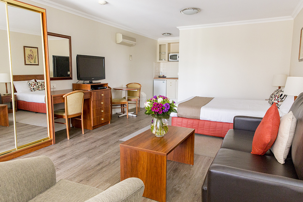 Littomore Hotels and Suites Bathurst | lodging | 19 Charlotte St, Bathurst NSW 2795, Australia | 0263312211 OR +61 2 6331 2211