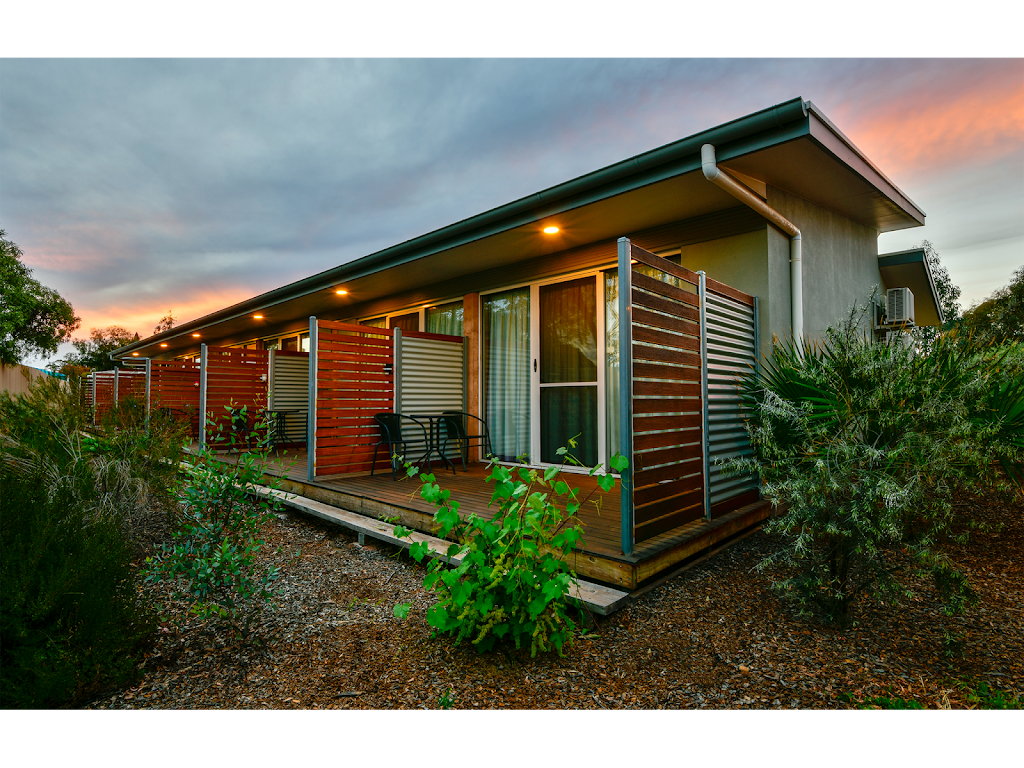 Crossroads Ecomotel | lodging | 43/47 Eyre Hwy, Port Augusta West SA 5700, Australia | 0886422540 OR +61 8 8642 2540