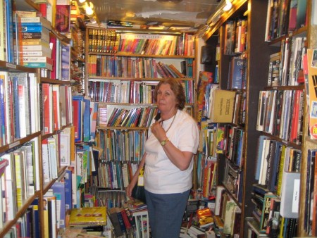 Pingvin Booksellers & Antiques | 172 Johnson St, Maffra VIC 3860, Australia | Phone: (03) 5147 2135