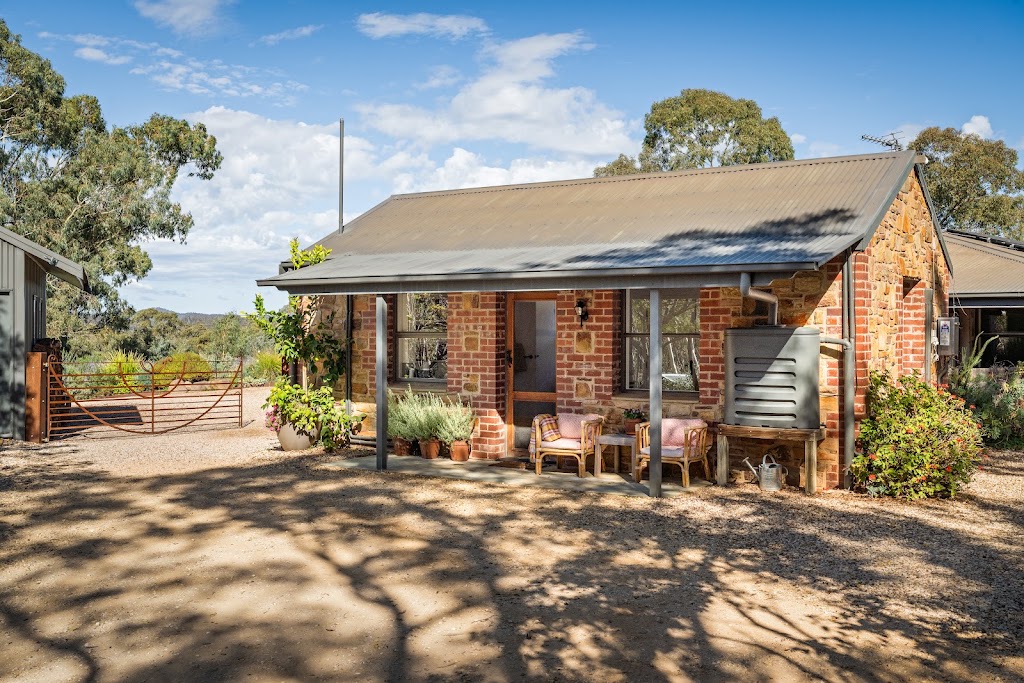 HeartStone Hill | 5 McMeekin St, Castlemaine VIC 3450, Australia | Phone: 0418 548 663
