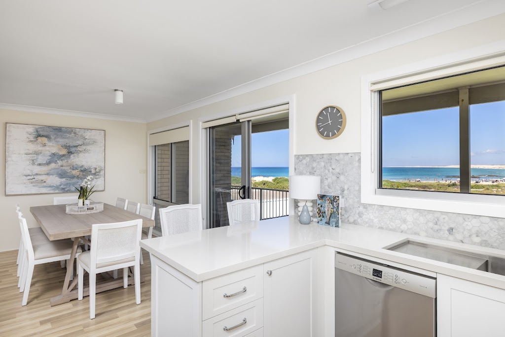 Absolute Birubi Beachfront | 55 Ocean Ave, Anna Bay NSW 2316, Australia | Phone: (02) 4044 5021