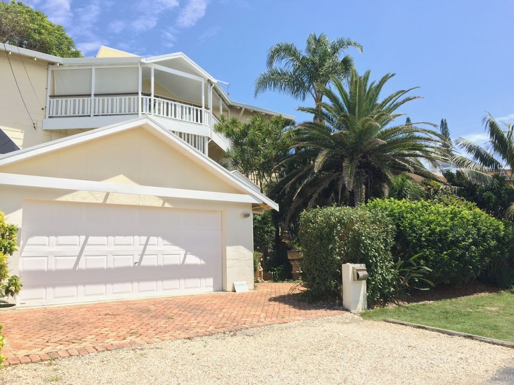 Shorebreak Beach House | lodging | 12 Emerald Ave, Sapphire Beach NSW 2450, Australia | 0419994391 OR +61 419 994 391