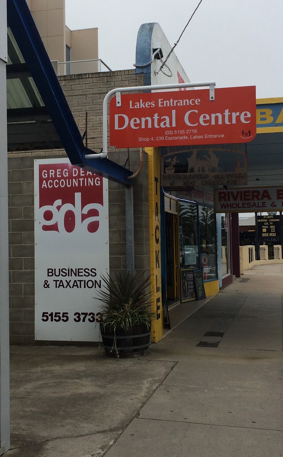 Lakes Entrance Dental Centre | dentist | 4/239 Esplanade, Lakes Entrance VIC 3909, Australia | 0351552716 OR +61 3 5155 2716