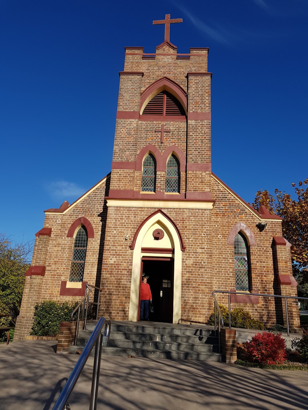 Saint Pauls Parish Catholic Church | church | 24 Garrett St, Moss Vale NSW 2577, Australia | 0248681931 OR +61 2 4868 1931