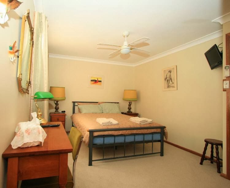 Sydney West Gateway B&B | lodging | 17 Moody St, Rooty Hill NSW 2766, Australia | 0298645439 OR +61 2 9864 5439